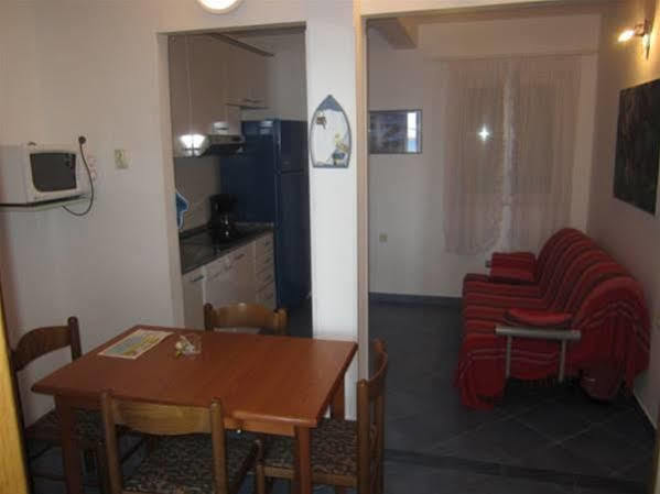 Superb Beachfront Luxury Seaview With Private Beach Milna  Extérieur photo