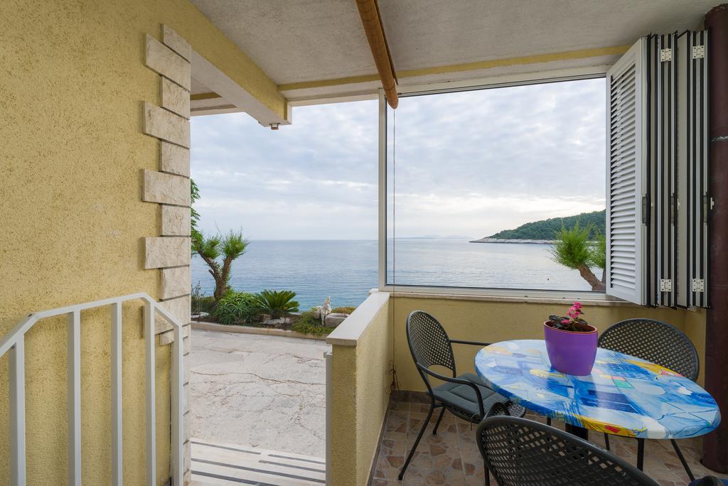Superb Beachfront Luxury Seaview With Private Beach Milna  Chambre photo