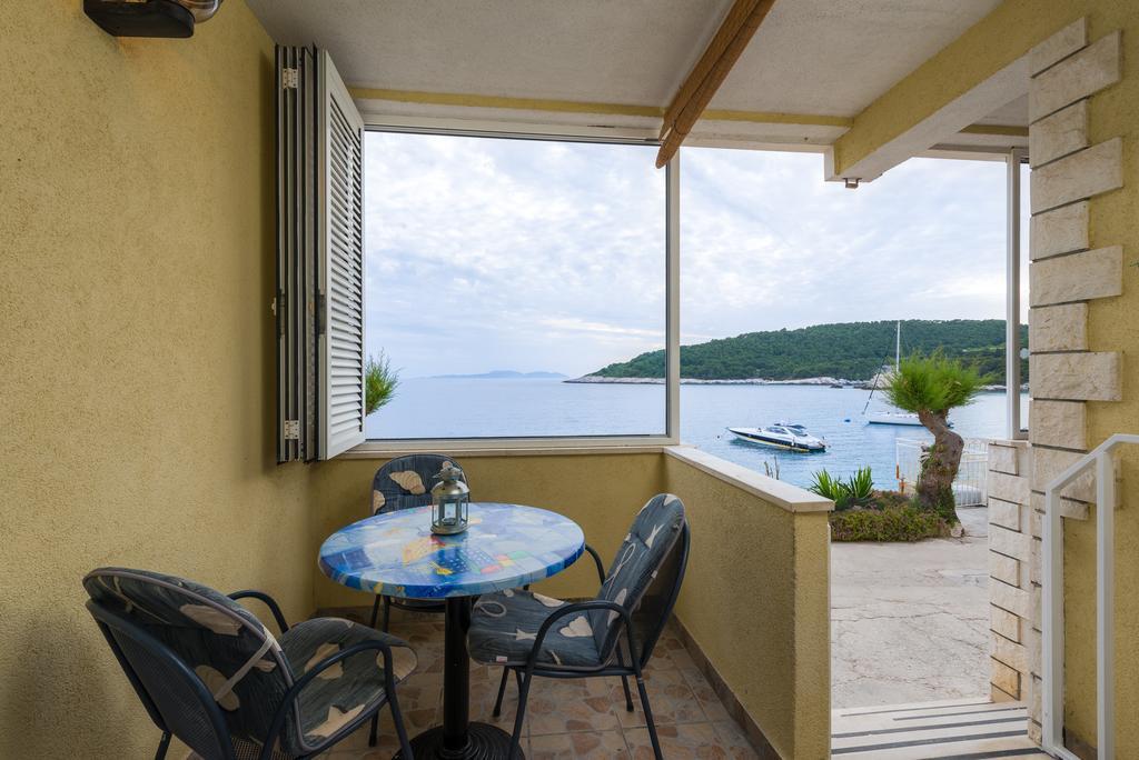 Superb Beachfront Luxury Seaview With Private Beach Milna  Chambre photo